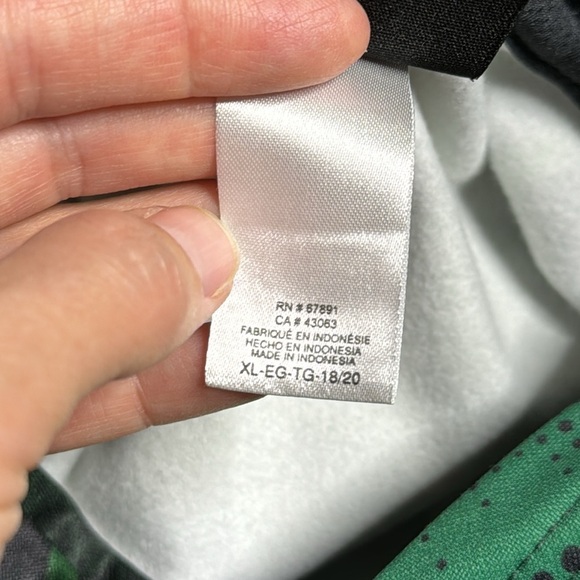 NBA Milwaukee Bucks Fear The Deer Hooded Sweatshirt Size XL Youth - Picture 8 of 10